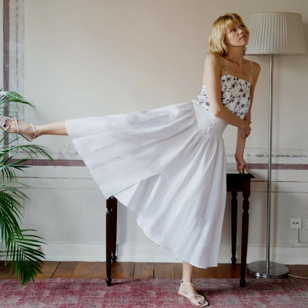 Ohsevendays Dani Skirt in White Size Small